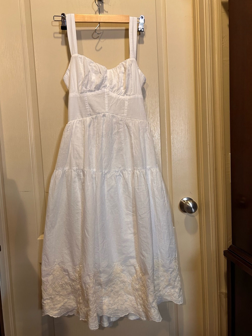 L/XL White Tiered backless Sundress with Embroidered Hem 100% cotton top layer